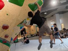 -ROCKPLUS攀岩馆(环宇城店)