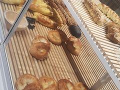 -焙丽拾光(麦凯乐直营店)
