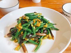 鸡枞菌炒乳瓜-壹零捌道·北京烤鸭(车公庄店)