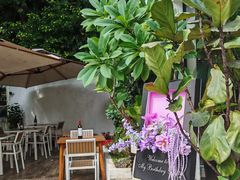 -Mark&Mars Restaurant