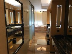 -中山利和希尔顿酒店