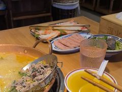 -洱火云南酸菜牛肉火锅(石景山当代商城店)