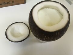 -志龙皇冠吃货椰子铺