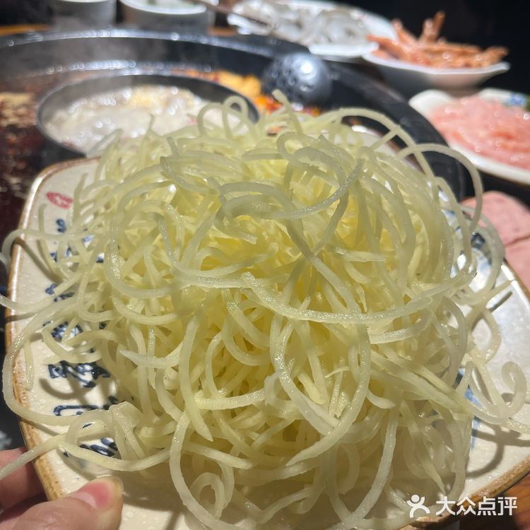 半夜馋了想吃火锅直接冲楼下,胃稳了!