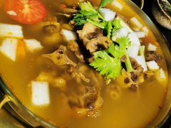 -顶顶汤火牛排火锅·经典铜锅涮肉