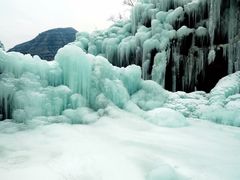 -大平台龙居瀑布旅游区