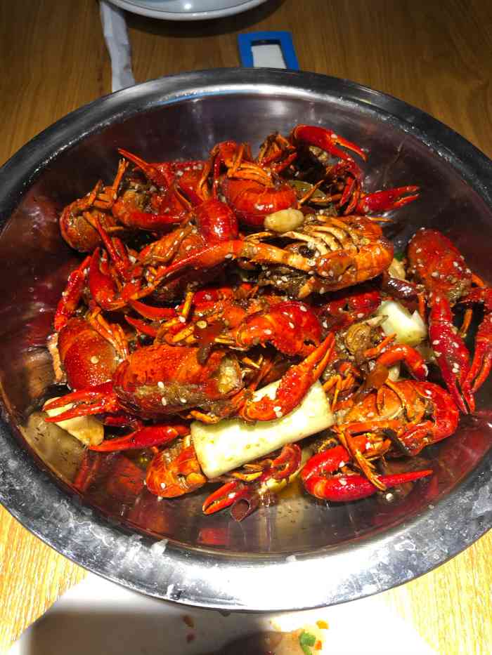 虾火小龙虾-"幸运的抢到了爆单 于是开心的来到了第一街.