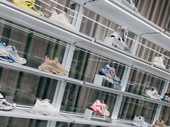-BALENCIAGA(恒隆广场店)