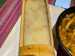 -香巴拉云南餐厅(华莱坞店)