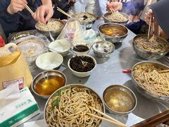-正宗杨记普洱酸醋米线(总店)