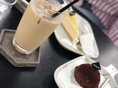 -UNI UNI(环亚凯瑟琳店)