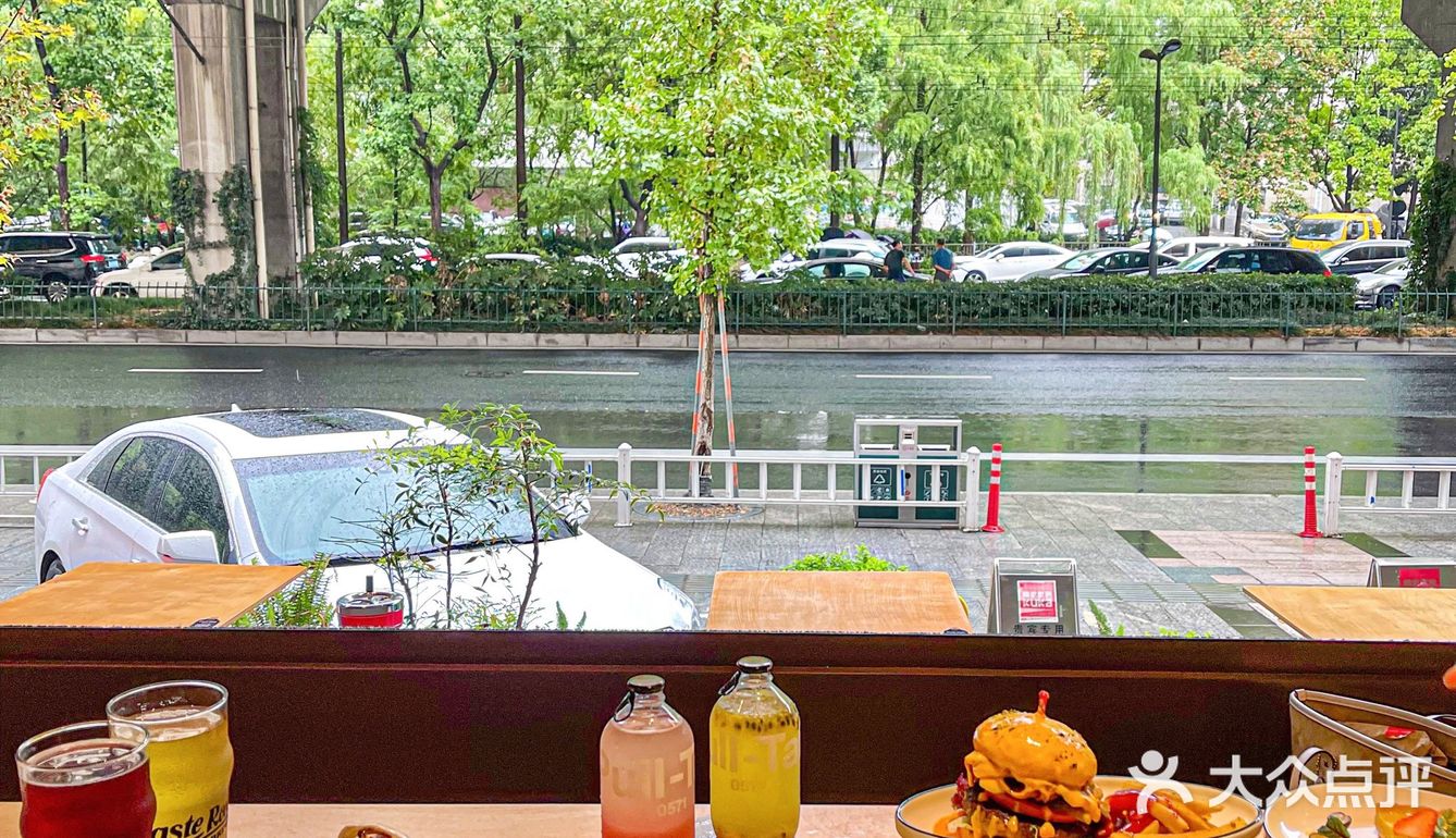街头氛围感brunch 秋天的杭州最舒服