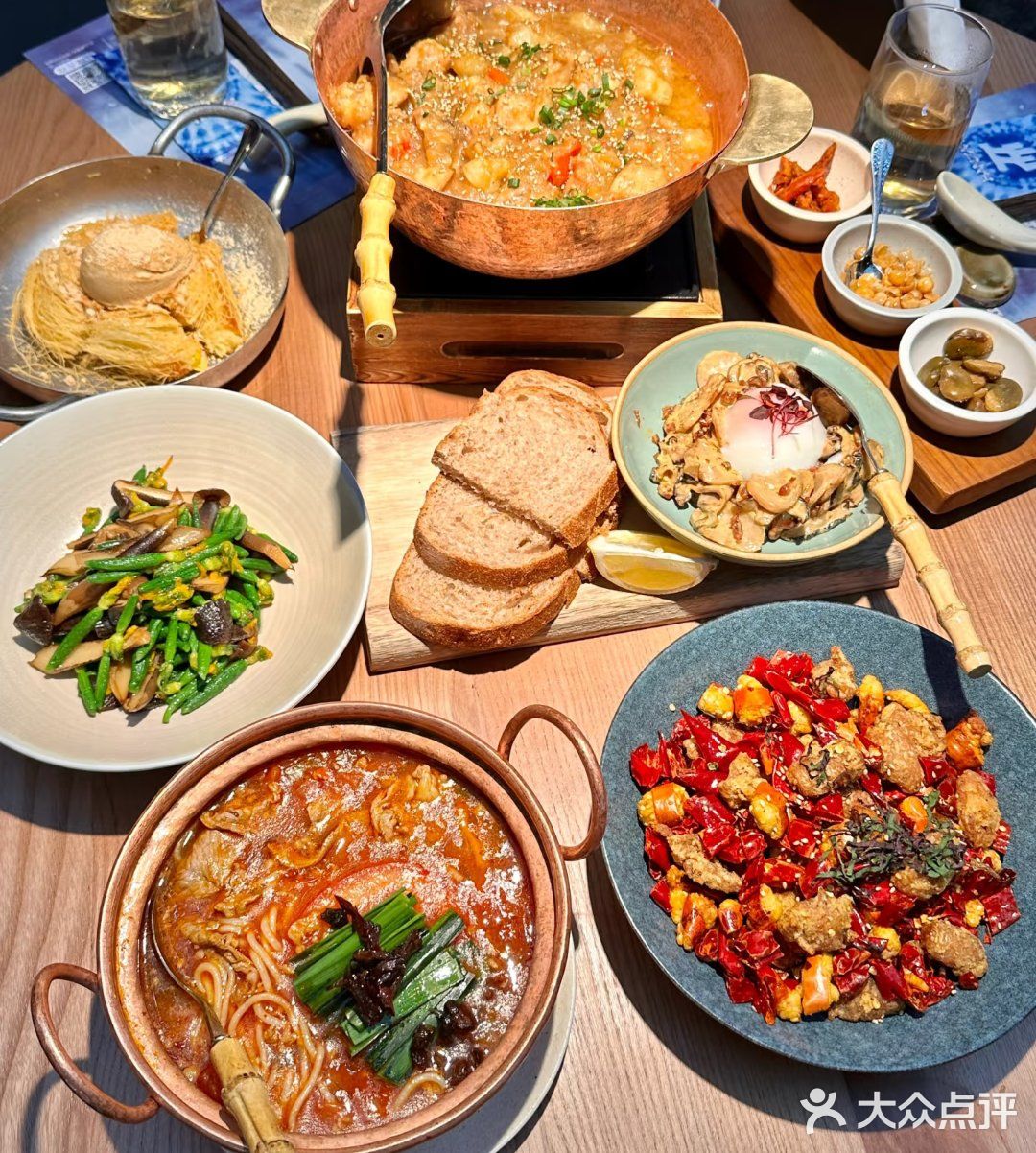 和朋友打卡了位于深圳的岑峦·山野板扎云贵川Bistro
