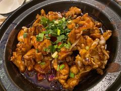 焗焗牛蛙煲-松沪名灶·豆浆鱼头·新上海菜(飞航吾悦广场店)