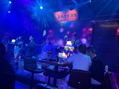 -喜鹊音乐酒馆(西街店)