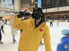 -冰纷万象滑冰场(南山万象天地店)
