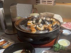 -围炉肉舍•炭烤活鳗•丹东海鲜烤肉(步行街店)