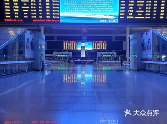 甭管高铁站好不好看，至少方便