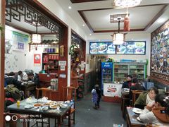 大堂-临街徽菜馆·正宗黄山味