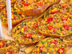 芝士罗勒培根香肠盐可颂-好利来(望京中福店)