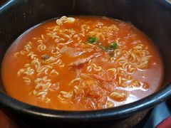 培根辣白菜辛拉面-米屋石锅拌饭(师大店)