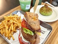 牛肉芝士三明治（*配薯條）-SAANCI山池咖啡(海上世界文化艺术中心店)