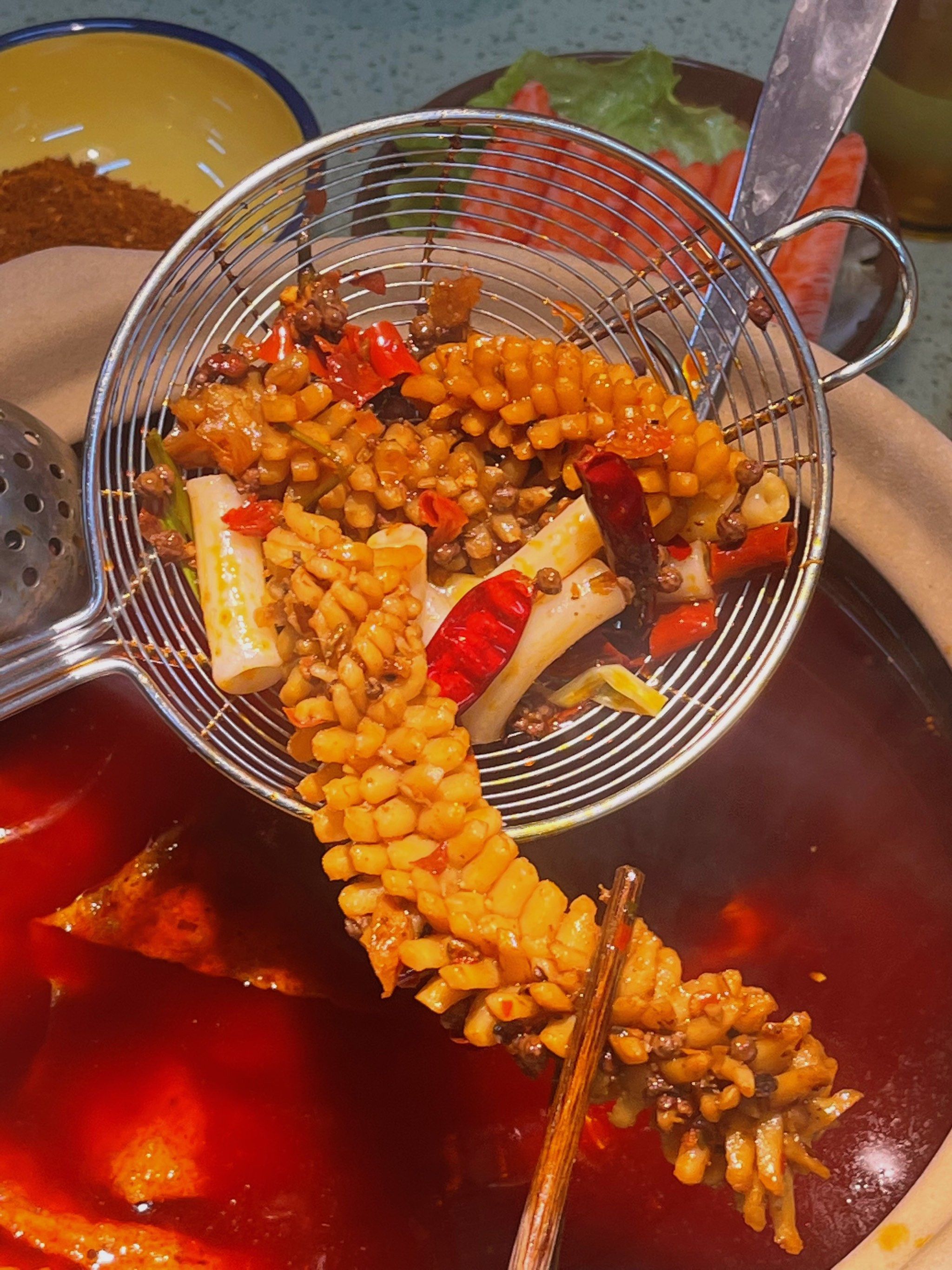 不开玩笑这家火锅的鱿鱼花一口气我能炫十个!