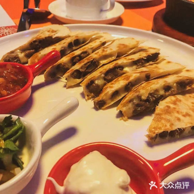 在一家充满历史的俄餐厅，带你体验俄式风情