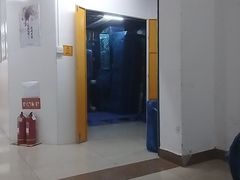 -安东易迷你自助仓储寄存仓库(草桥店)