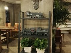 -HIGH FIVE哈福手工汉堡(桂林路店)