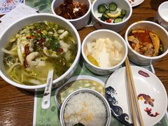 -渝是乎川渝小炒(新世界百货望京店)