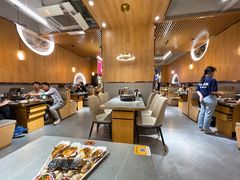 -围炉肉舍•炭烤活鳗•丹东海鲜烤肉(步行街店)