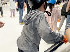 -冰纷万象滑冰场(深圳万象城店)