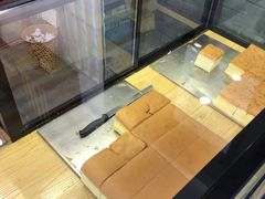 面包甜点陈列柜-老香港蛋糕(梓桐苑店)