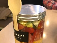 牛油果烟熏三文鱼沙拉-来龙里 精致 东南亚餐室(万象城店)