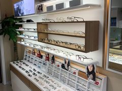 -视野联行眼镜·蔡司授权店(长白万象汇店)