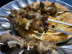 -烤肉小伙烤肉店