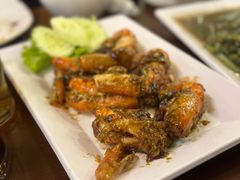 -J Daeng Seafood