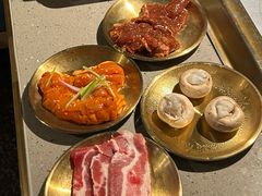 -芝小官毛肚火锅海鲜自助(苏州吴江区万宝店)