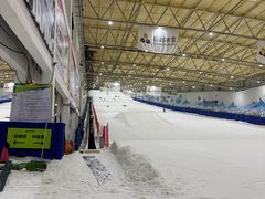 -乔波室内滑雪场