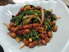 果仁菠菜-溢福香东北兄弟酱骨饺子馆(刘家冲店)