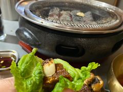 -围炉肉舍•炭烤活鳗•丹东海鲜烤肉(步行街店)