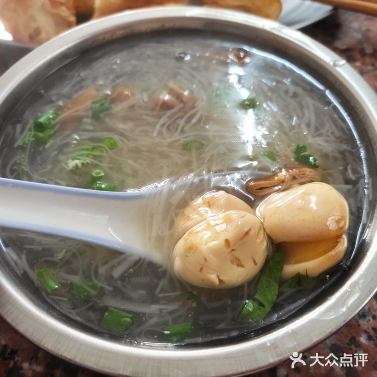 泉州人的早餐 面线糊+灌肠+大肠 泉州很出名的面线糊