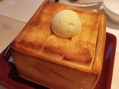 珍宝蜂蜜厚多士（配雪糕）-港丽餐厅(高德置地店)