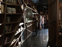 -钟书阁(松江泰晤士小镇店)