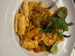 -Chom Cafe and Restaurant