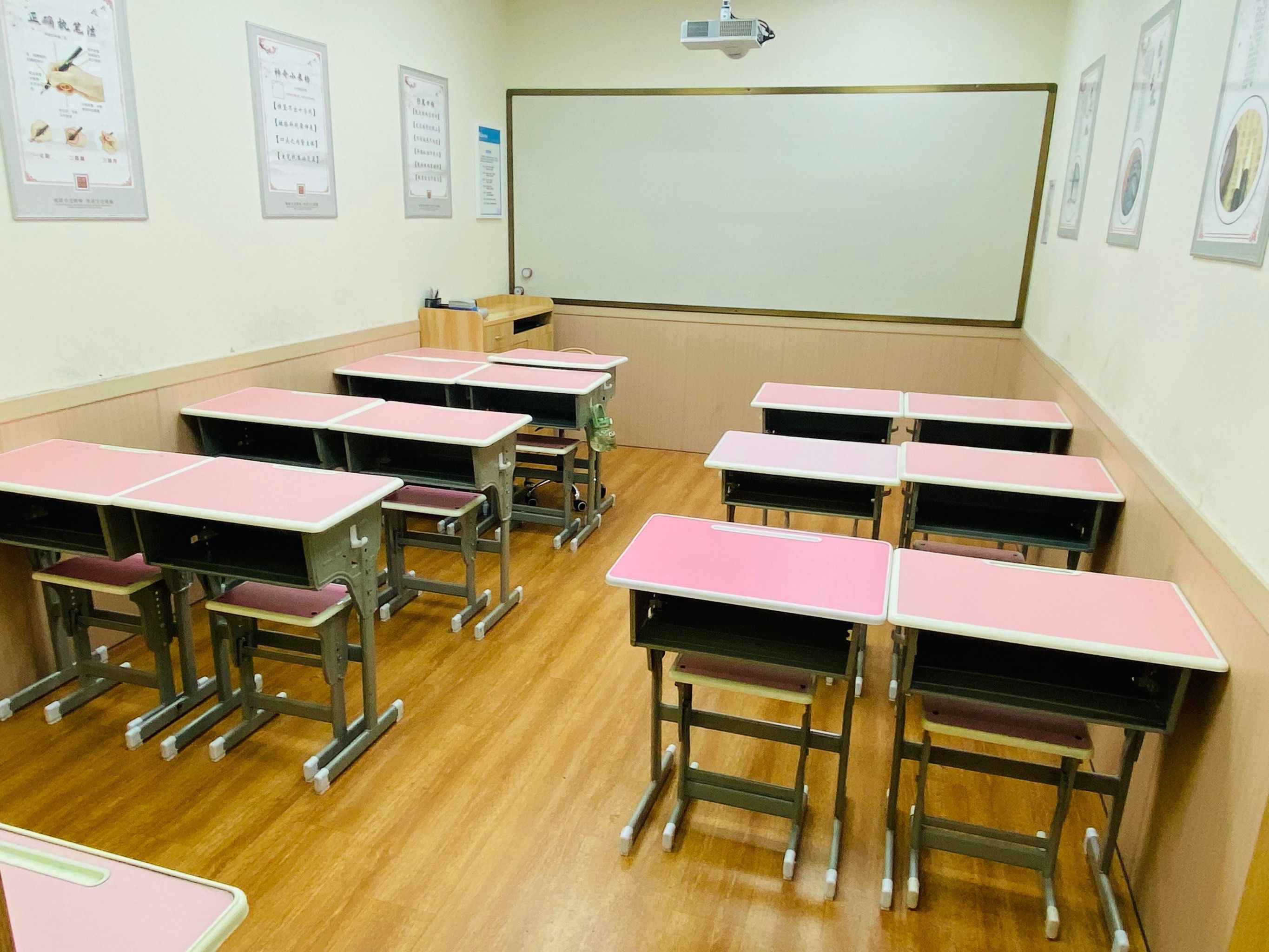 12人小班课在象上宝龙这边三楼