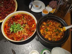 -万重锦·人文川菜馆(骡马市店)