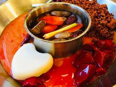 -山城年华老火锅(玉林店)