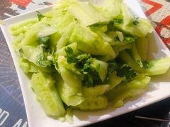 拍黄瓜-勃利地摊·勃立小串烧烤